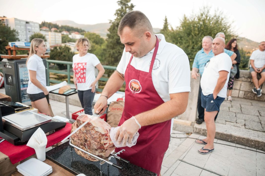 Arhiva međunarodnog festivala pršuta Drniš_foto_Mario Sučić_izvor_Grad Drniš